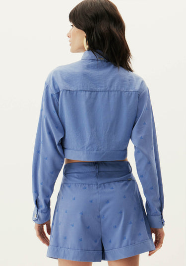 502CA001133 - LP CAMISA CROPPED SIGNATURE