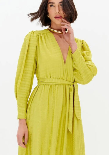 502VE012441 LP VESTIDO LONGO DECOTE V COM FAIXA E TEXTURA