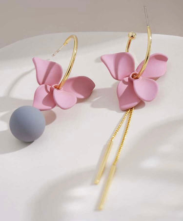 310526-8 IMPORTADO BRINCO FLORES COM DETALHE DOURADO