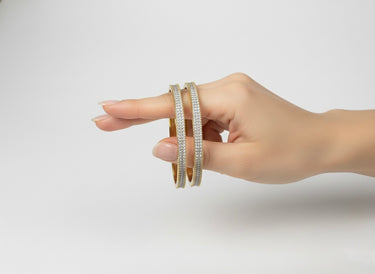 070324-3 IMPORTADO BRACELETE CRAVEJADO C/ ZIRCÔNIA SET DOURADO
