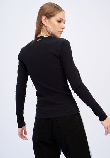LP BLUSA DECOTE V PT PP
