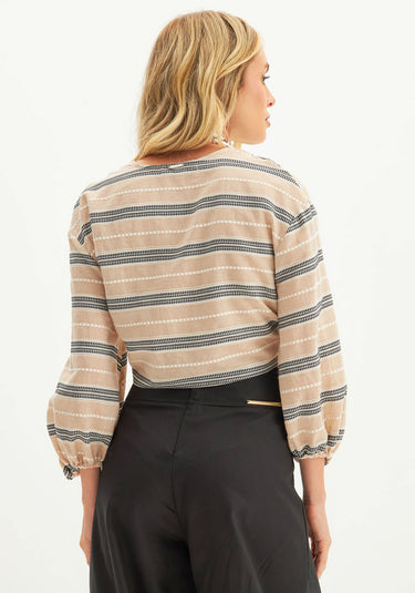 502BL006987 - LP BLUSA CROPPED COM AMARAÇÃO LISTRADA