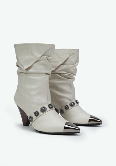 537BO000749 - LP BOTA COURO COM REBITES