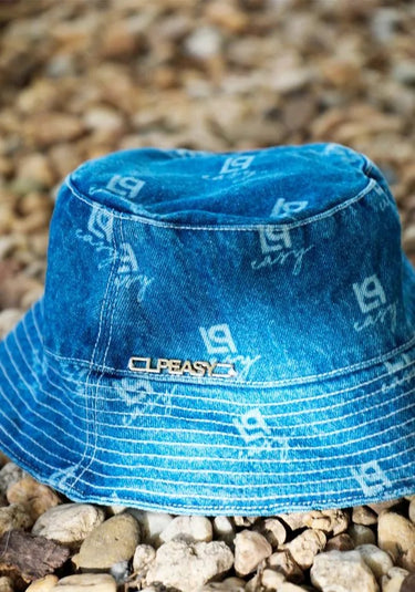 544CP000015 LP BUCKET JEANS MONOGRAMA