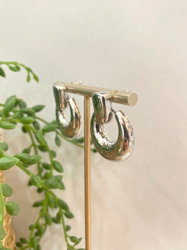 231207 IMPORTED MEDIUM HOOP EARRINGS