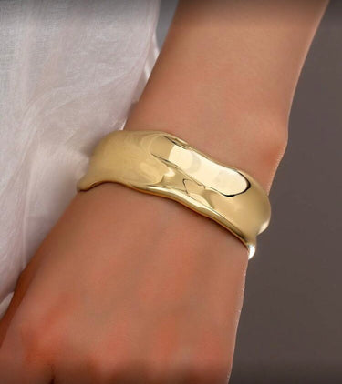 110126-7 BIJOUTERIA BRACELETE CONCAVO DOURADO