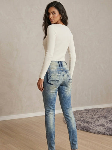 01CF210600 LANÇA PERFUME JEANS COM LAVAGEM SKINNY