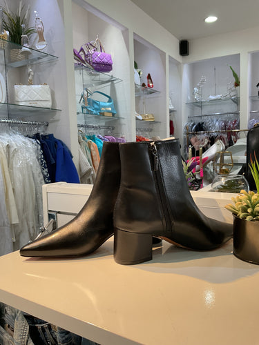 0008 - SCHUTZ CARRY LEATHER BOOT